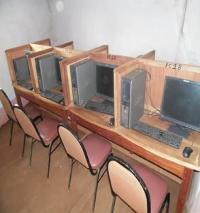 Cyber café à Bafoussam, Cameroun